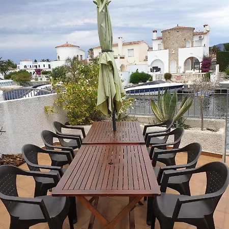 Casa Con Amarre Privado Ref 214 Casa de Férias Empuriabrava